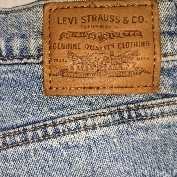 LEVI'S RIBCAGE CUT OUT MID THIGHT BERMUDA STYLE LIGHT VINTAGE WASH SIZE … - Picture 10 of 16